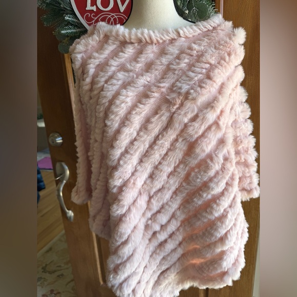 Black Rivet Rabbit Fur Pink Pullover Pancho- soft and luxurious - Picture 1 of 4
